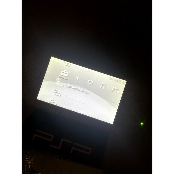 psp 3000 white w/accessories - Picture 4 of 11